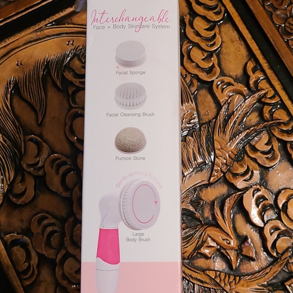 Face & Body Skincare System - Picture 3 of 5